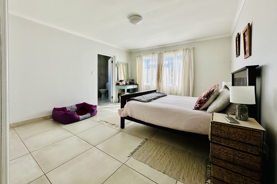 6 Bedroom Property for Sale in Onrus Western Cape